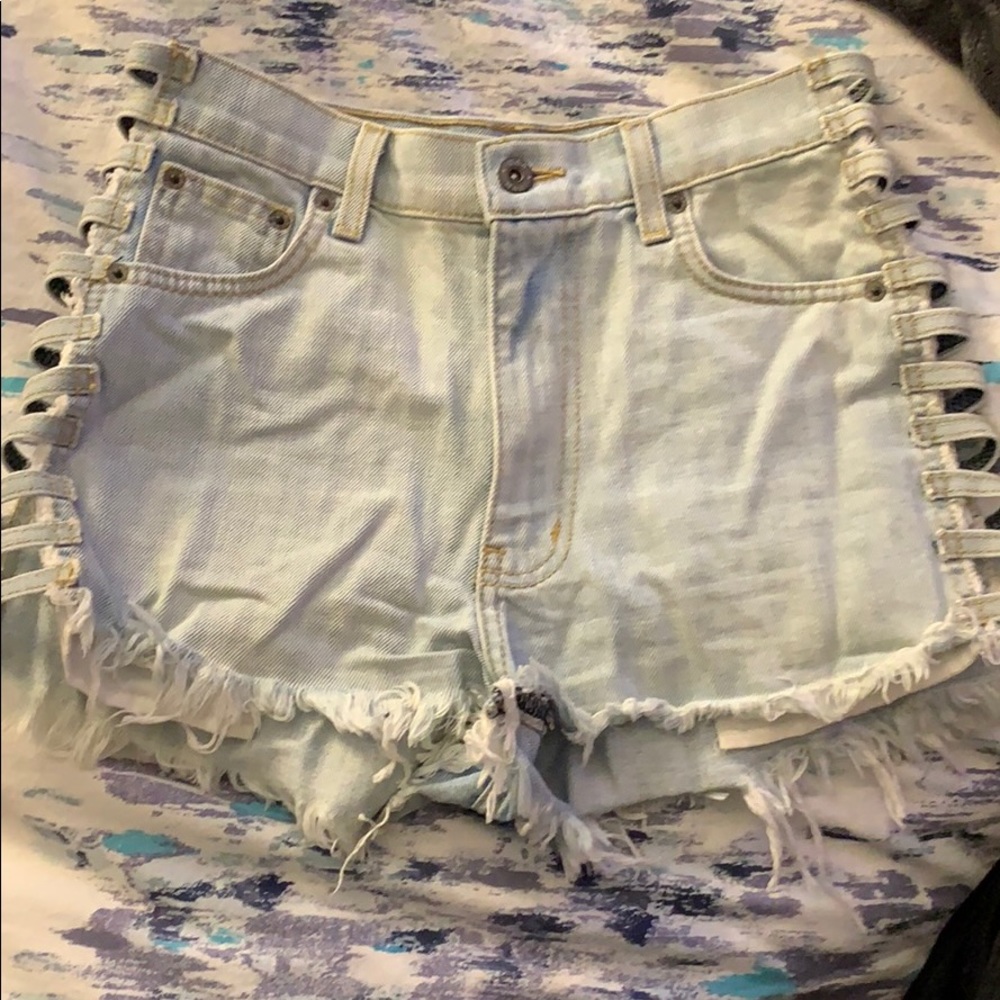 Carmar open side “ladder” jean shorts